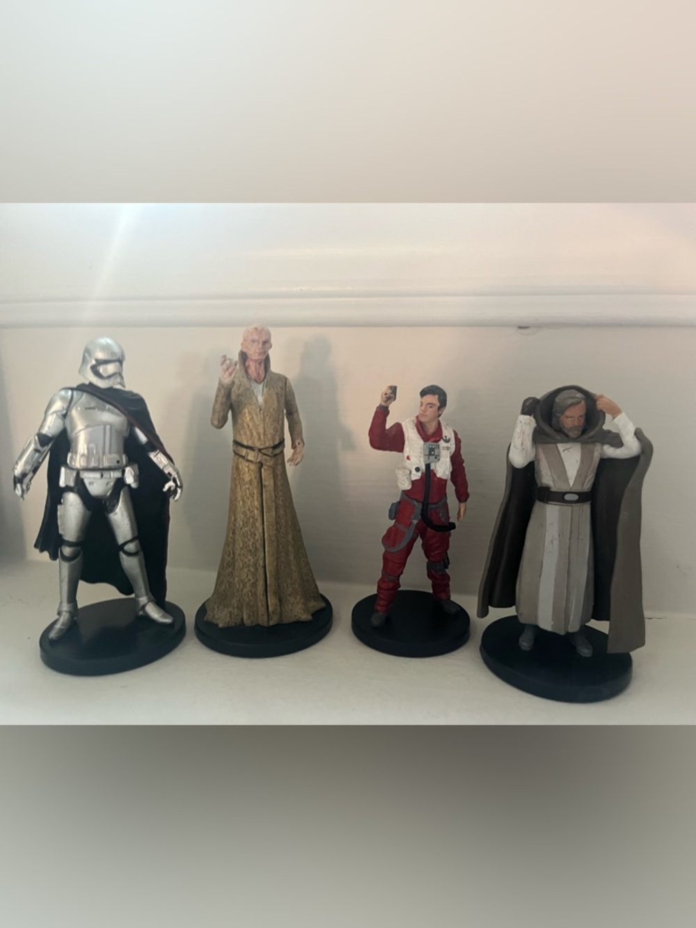 Star Wars Figure Set - Silver, Gold, Red, Brown, White